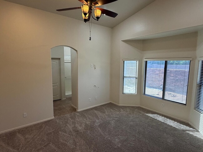 Building Photo - 5233 E Carmel Ave