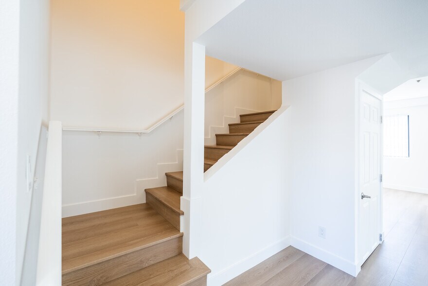 Building Photo - 123 S Roosevelt Ave