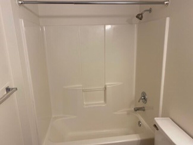 Building Photo - Queen Anne west facing 1 Bedroom patio secure building and garage