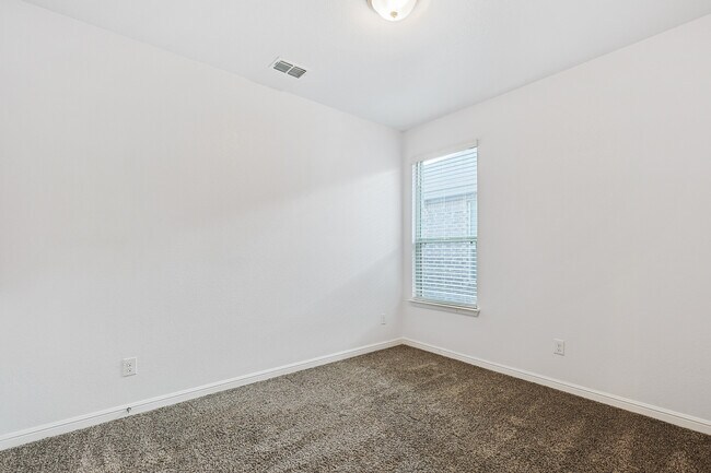 Building Photo - 1008 Nicole Way