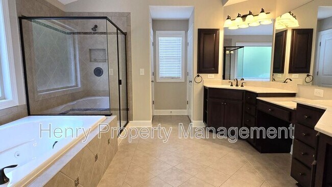 Building Photo - 121 Harvestwood Dr