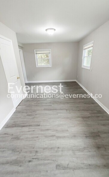 Building Photo - 1689 Thrasher Ct