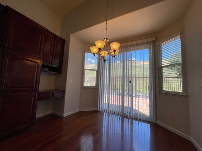 Building Photo - Fireplace in Living Room, Backyard Patio, Hardwood and Laminate Flooring