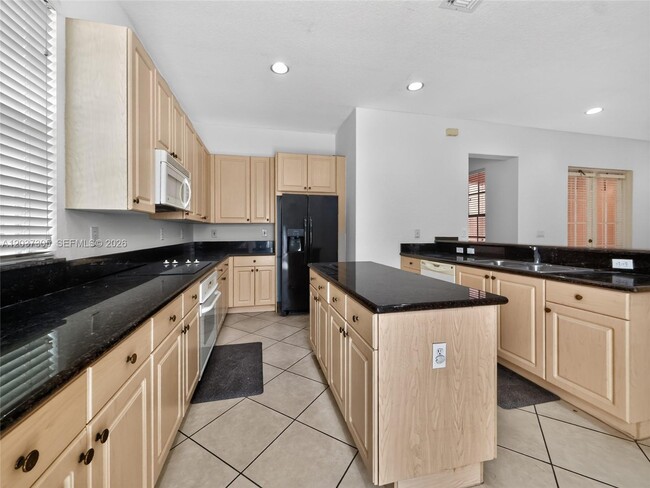 Building Photo - 625 SW 146th Terrace