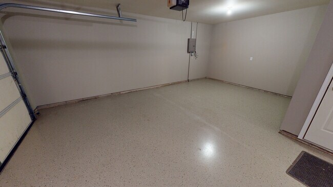 Building Photo - 2504 10th St SW