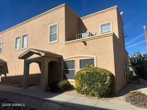 Building Photo - 1595 Carrillo Ct