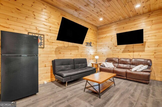 Building Photo - 417 Hickory Ridge Dr