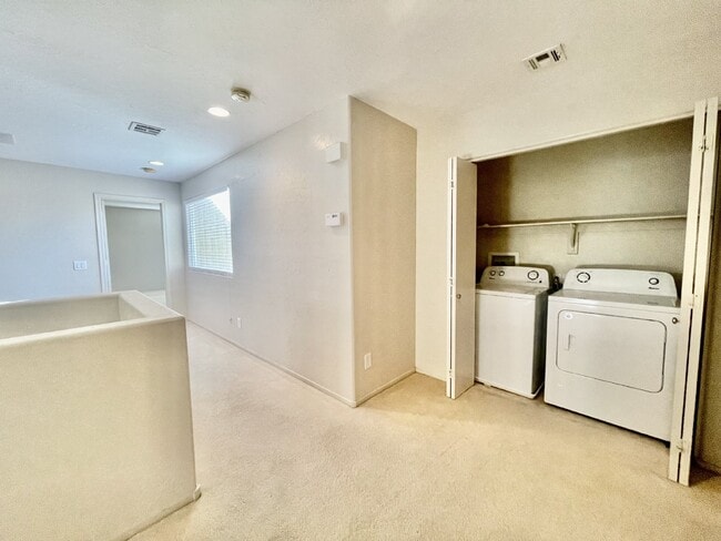 Building Photo - SPACIOUS 3 BEDROOM + LOFT | SILVERSTONE RANCH | GILCREASE ORCHARD VIEWS