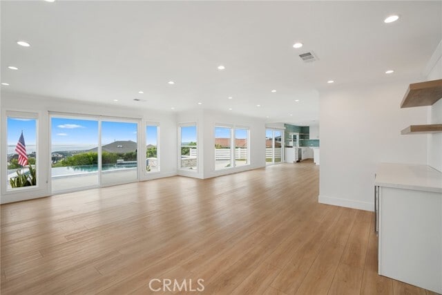 Building Photo - 946 Avenida Presidio