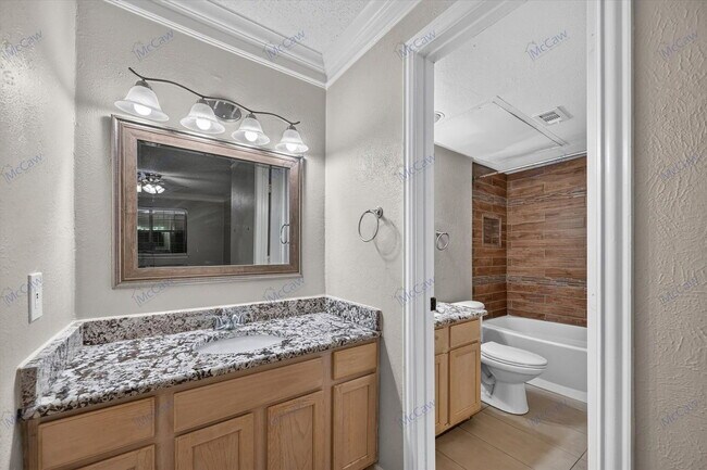 Building Photo - 708 Baruna Cir