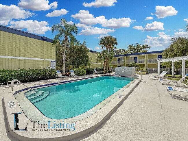 Building Photo - 1301 S Howard Ave