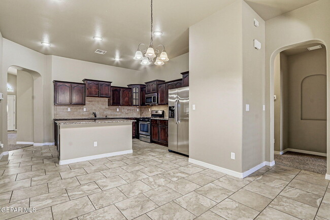 Building Photo - 3133 Clearbrook