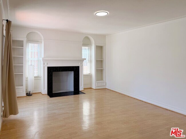 Building Photo - 173 Mariposa Ave