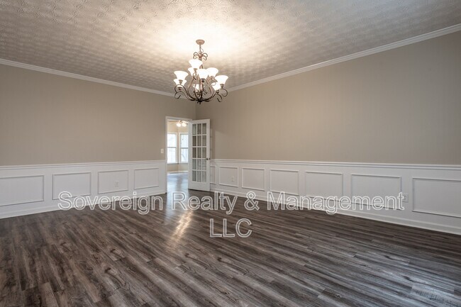 Building Photo - 3213 Southridge