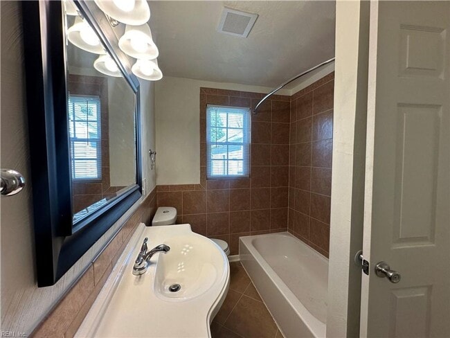 Building Photo - Adorable Ranch Home in Sherwood Forest!