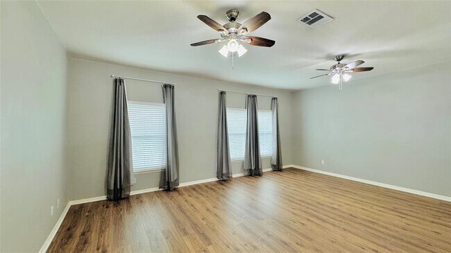 Building Photo - 401 Witte Rd