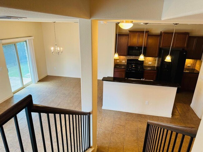 Building Photo - 1620 Bryant Dr