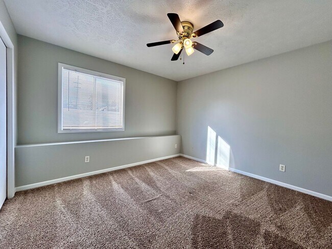 Building Photo - 4 Bedroom 2 Story Home in Northeast GR!