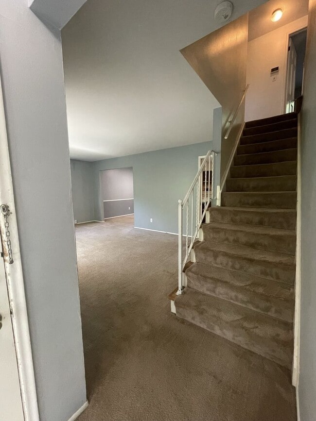 Building Photo - Spacious Four Bedroom Home Available Summer of 2026!