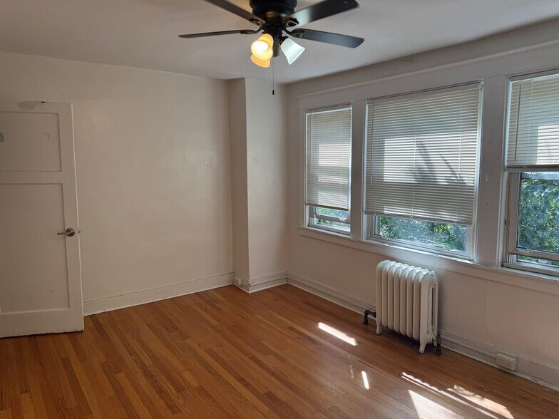 Building Photo - 5710 Beacon St