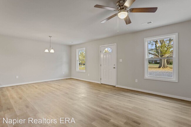 Building Photo - 3 br, 2 bath House - 24802A and 24802B Cox...