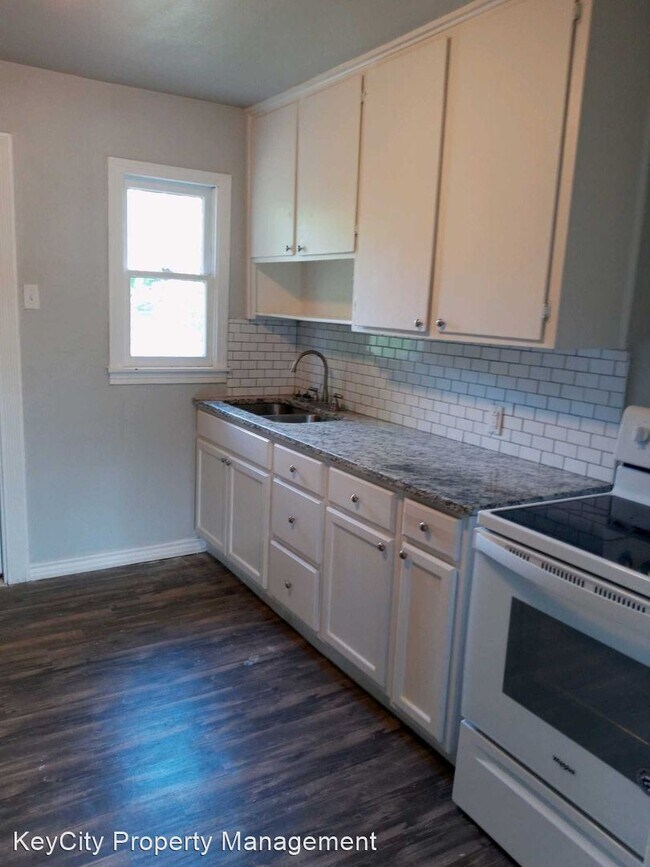 Building Photo - 3 br, 1 bath House - 1433 N Mockingbird Ln