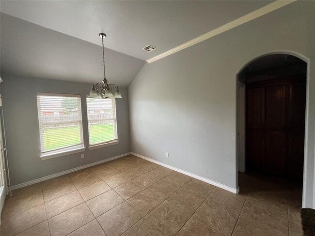 Building Photo - 753 Caroline Dr