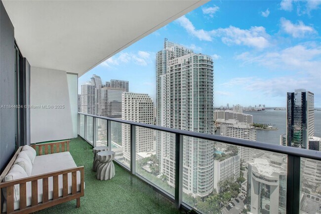 Building Photo - 1010 Brickell Ave