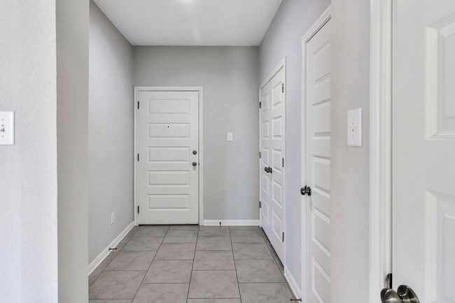 Building Photo - 227 Kellys Heroes Wy