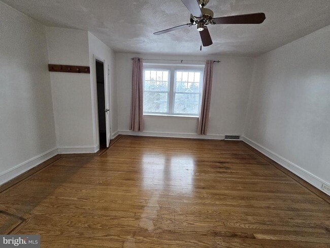 Building Photo - 831 Fanshawe St