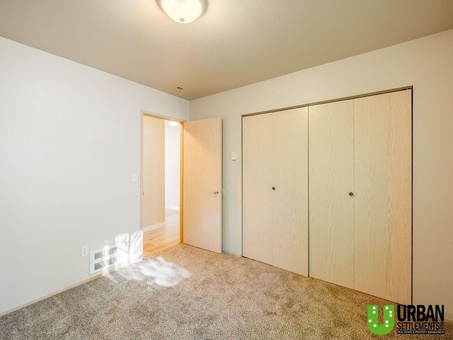 Building Photo - 4112 E 23rd Ave