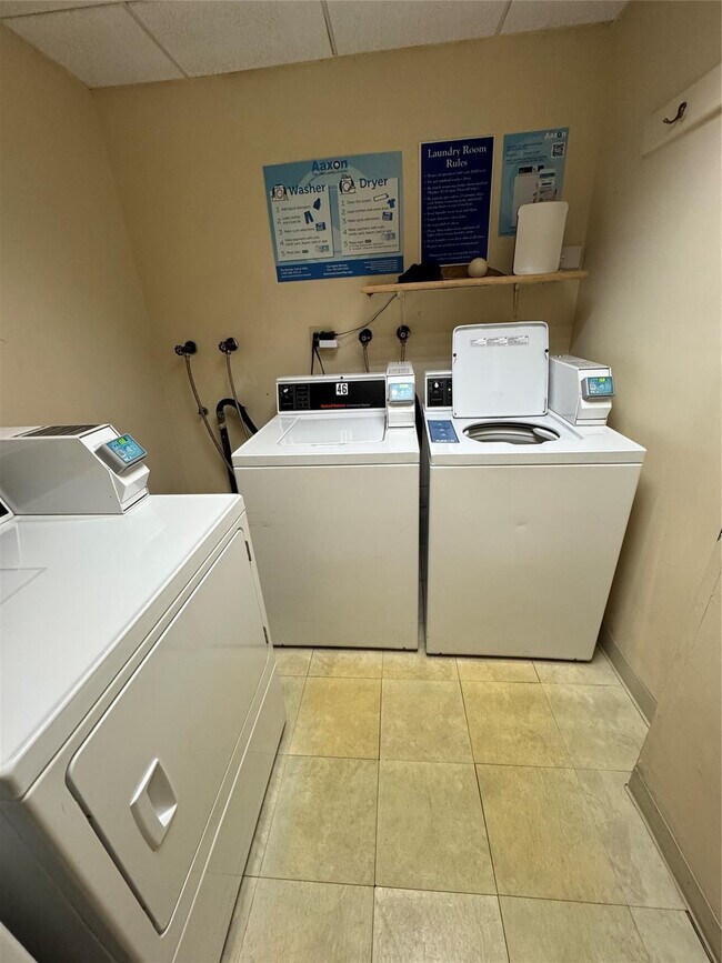 Building Photo - 111 Briny Ave