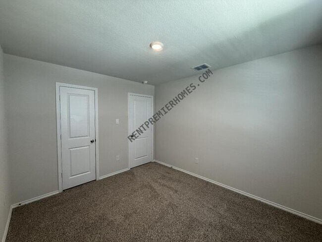 Building Photo - 15531 Peppercorn Isle