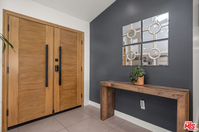 Building Photo - 20159 Hatteras St