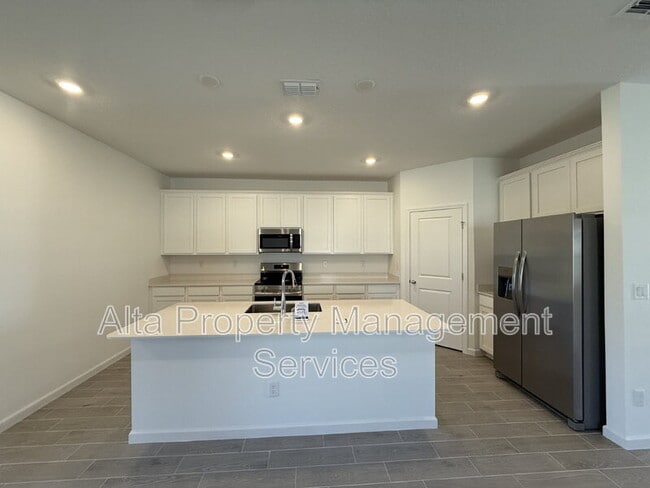 Building Photo - 8198 Horsebit Cir
