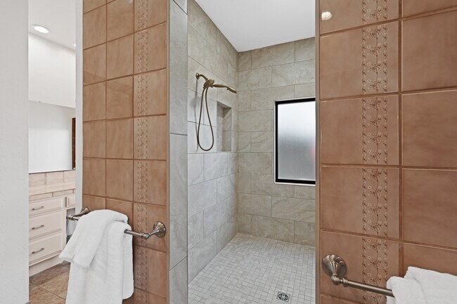 Building Photo - 3434 Woolsey Rd