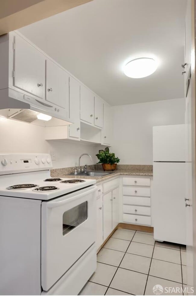 Building Photo - 1735 Woodland Ave