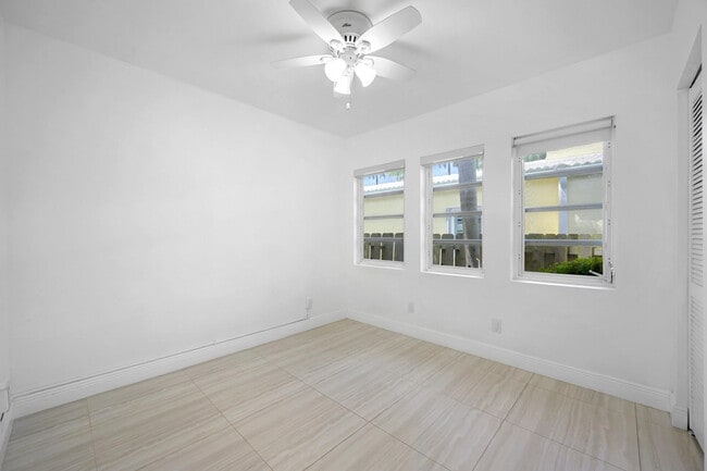 Building Photo - 1311 Monroe St