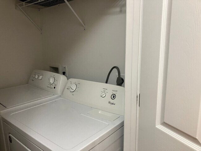 Building Photo - 2846 Brooklane Dr