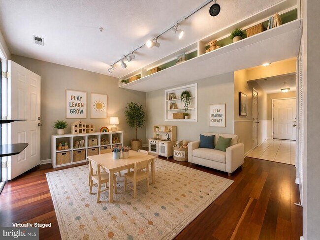 Building Photo - 2107 Mardic Dr