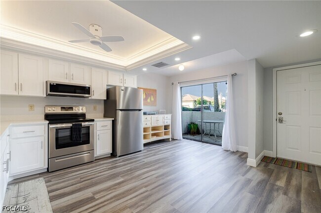 Building Photo - 600 Misty Pines Cir