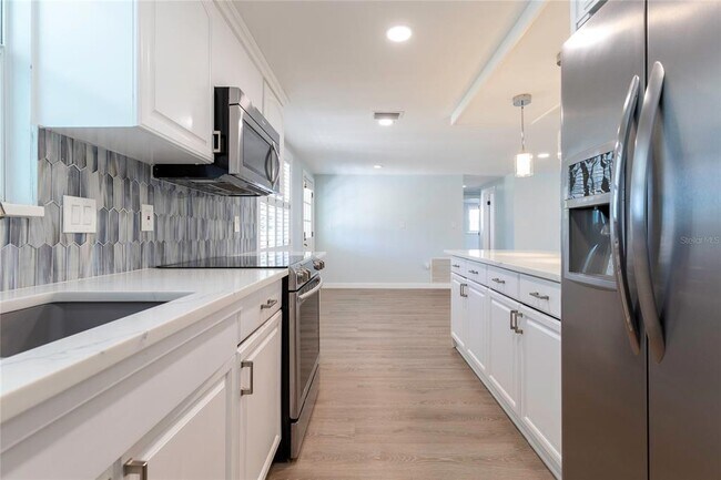 Building Photo - 5923 Briarwood Ave