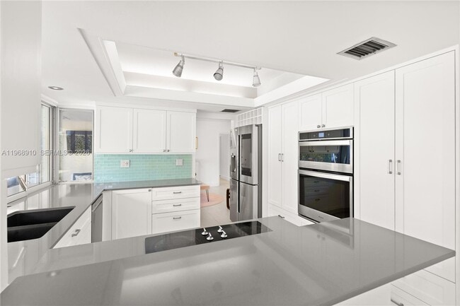 Building Photo - 17341 SW 74th Ave