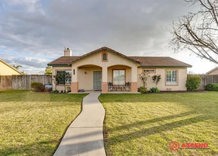 Building Photo - Cute Home Located Near Shopping in the Ros...