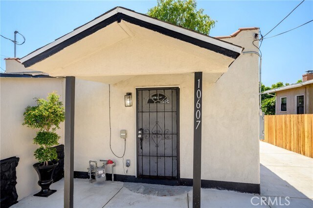 Building Photo - 10607 Whitegate Ave