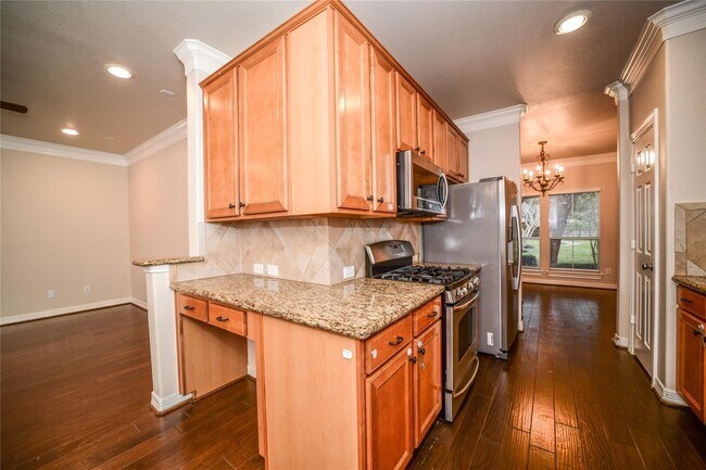 Building Photo - 3514 Clearview Cir