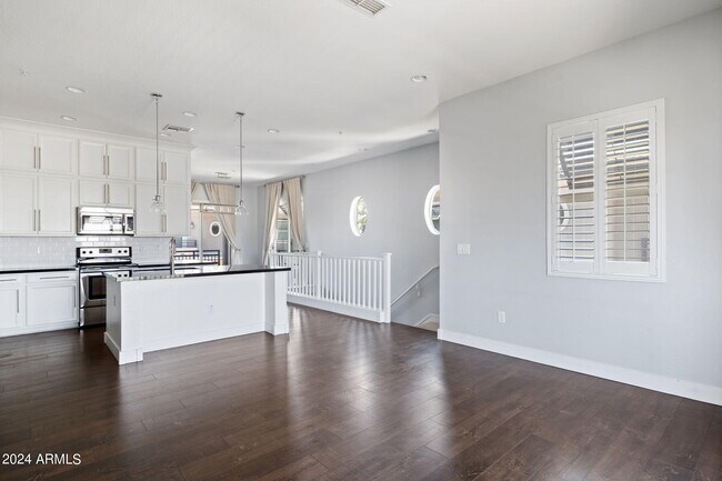 Building Photo - 6565 E Thomas Rd