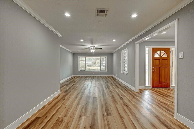 Building Photo - 4038 Cheena Dr