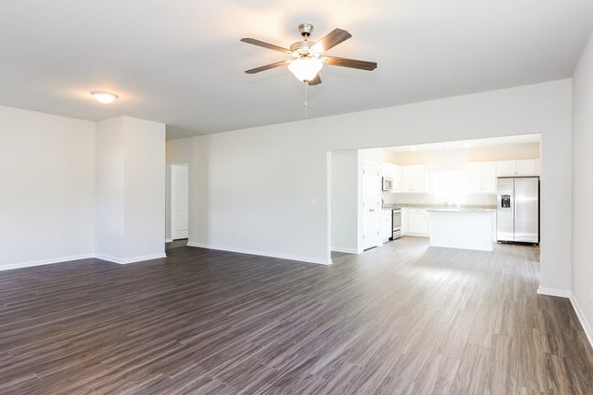 Building Photo - Charming 3 Bedroom Home in Wilmington