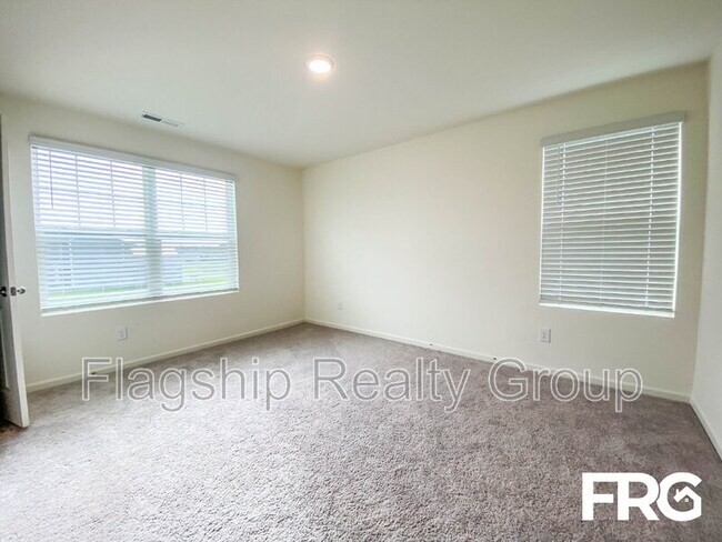 Building Photo - 300 Kenison Way